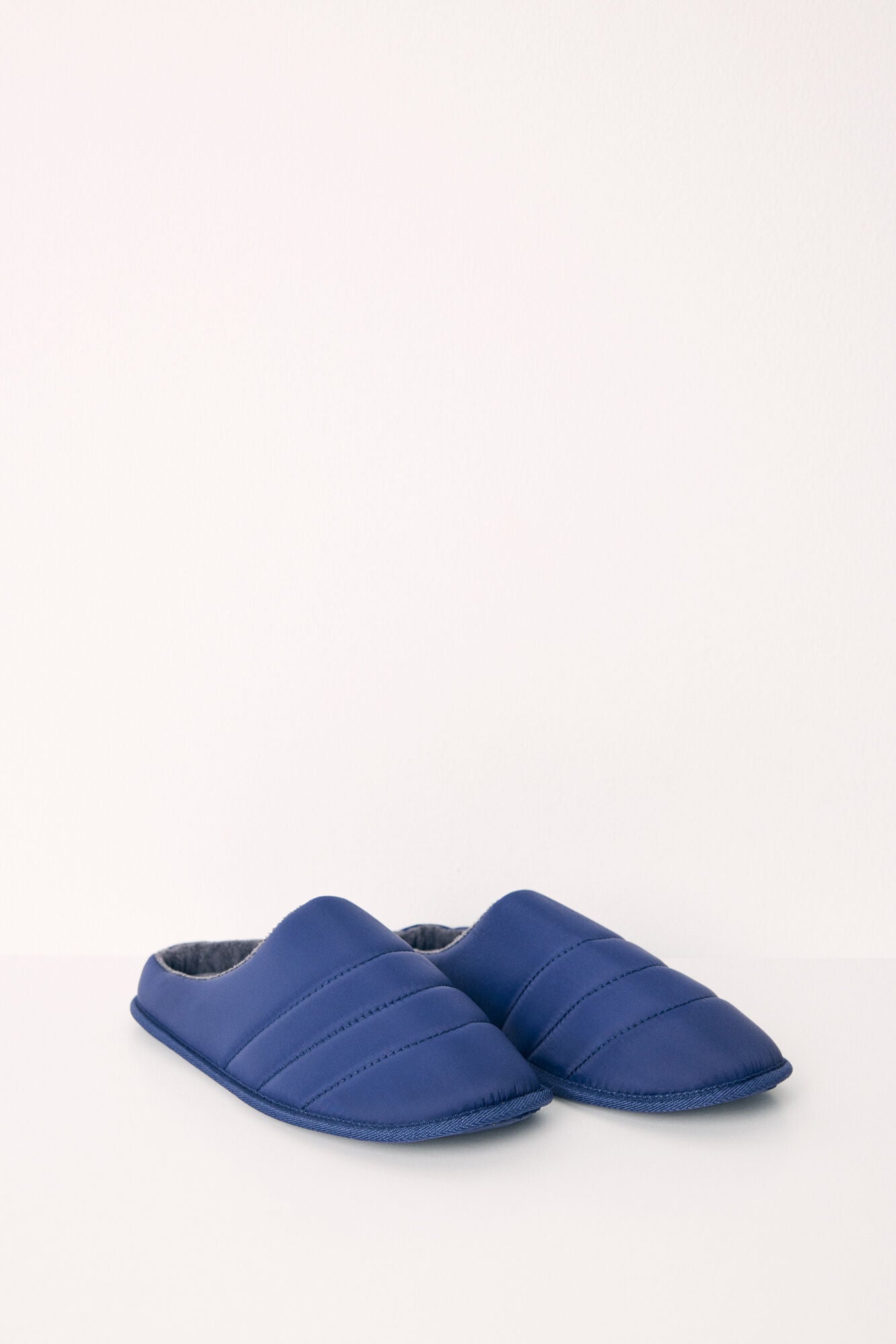 Padded men's house slippers