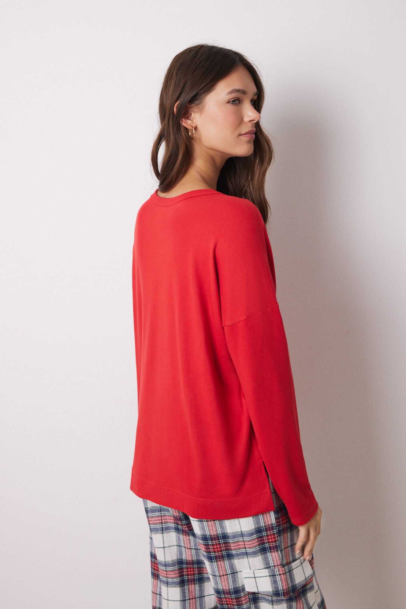 Red ribbed long sleeve sleeve t-shirt