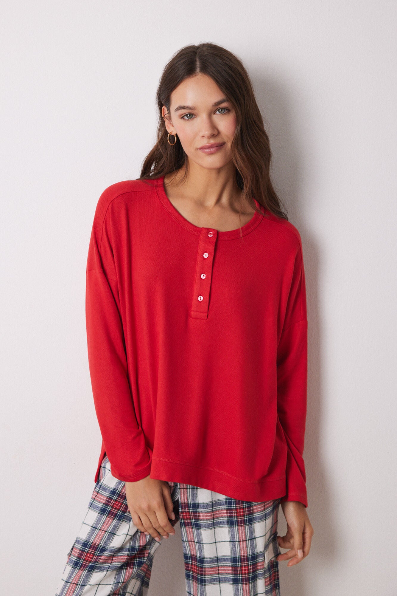 Red ribbed long sleeve sleeve t-shirt