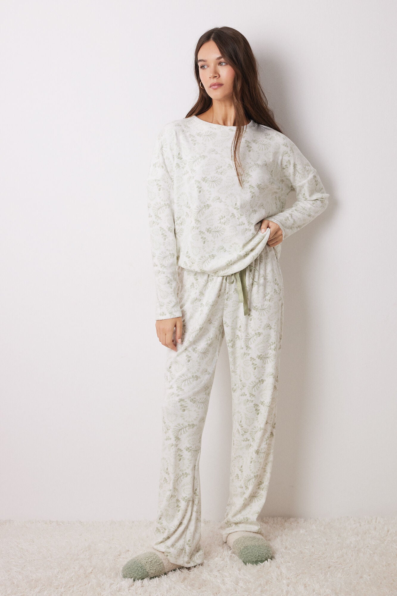 Long green velvet pajamas