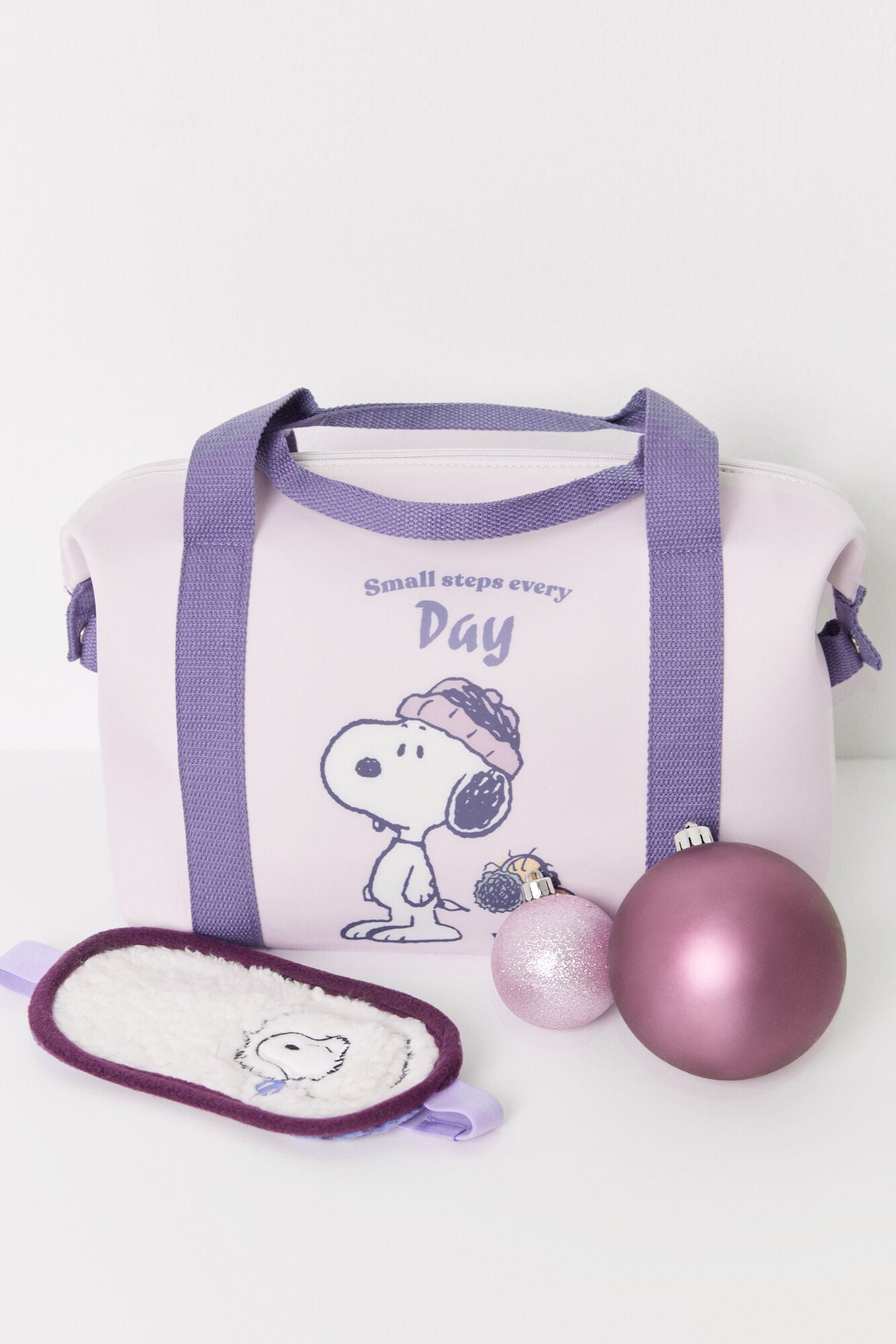 Snoopy lilac neoprene travel bag